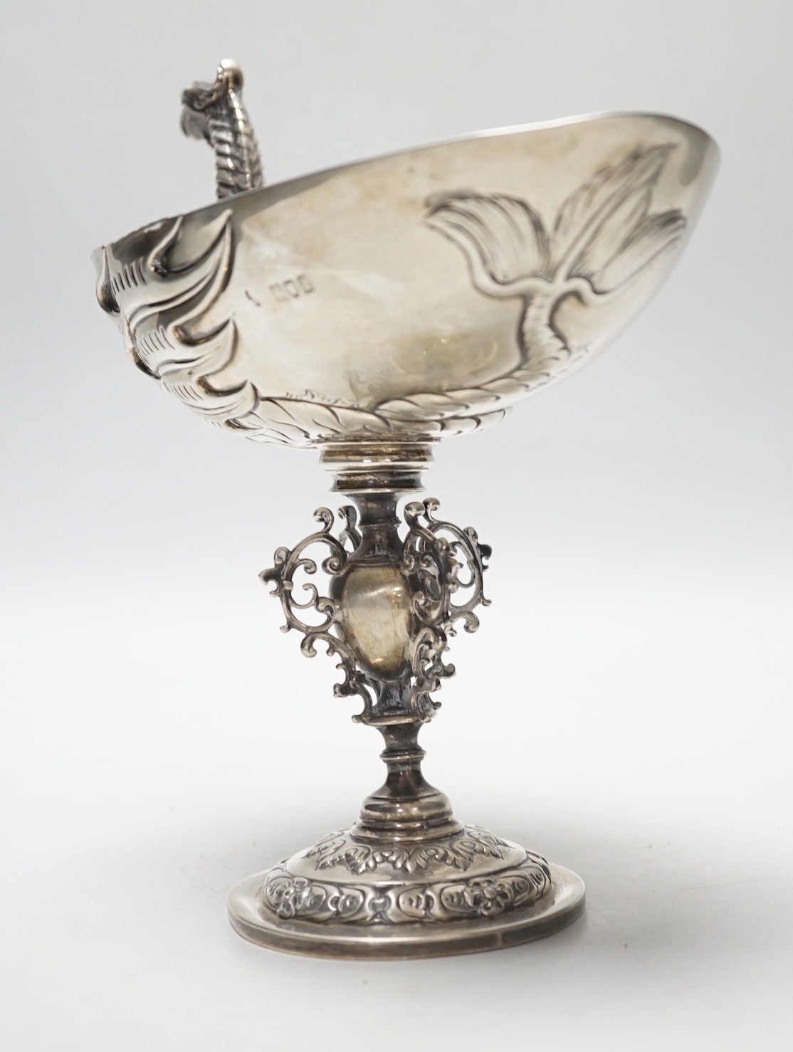 A late Victorian silver bird shaped sweetmeat tazze, J?, London, 1896, height 19.8cm, 12.8oz.